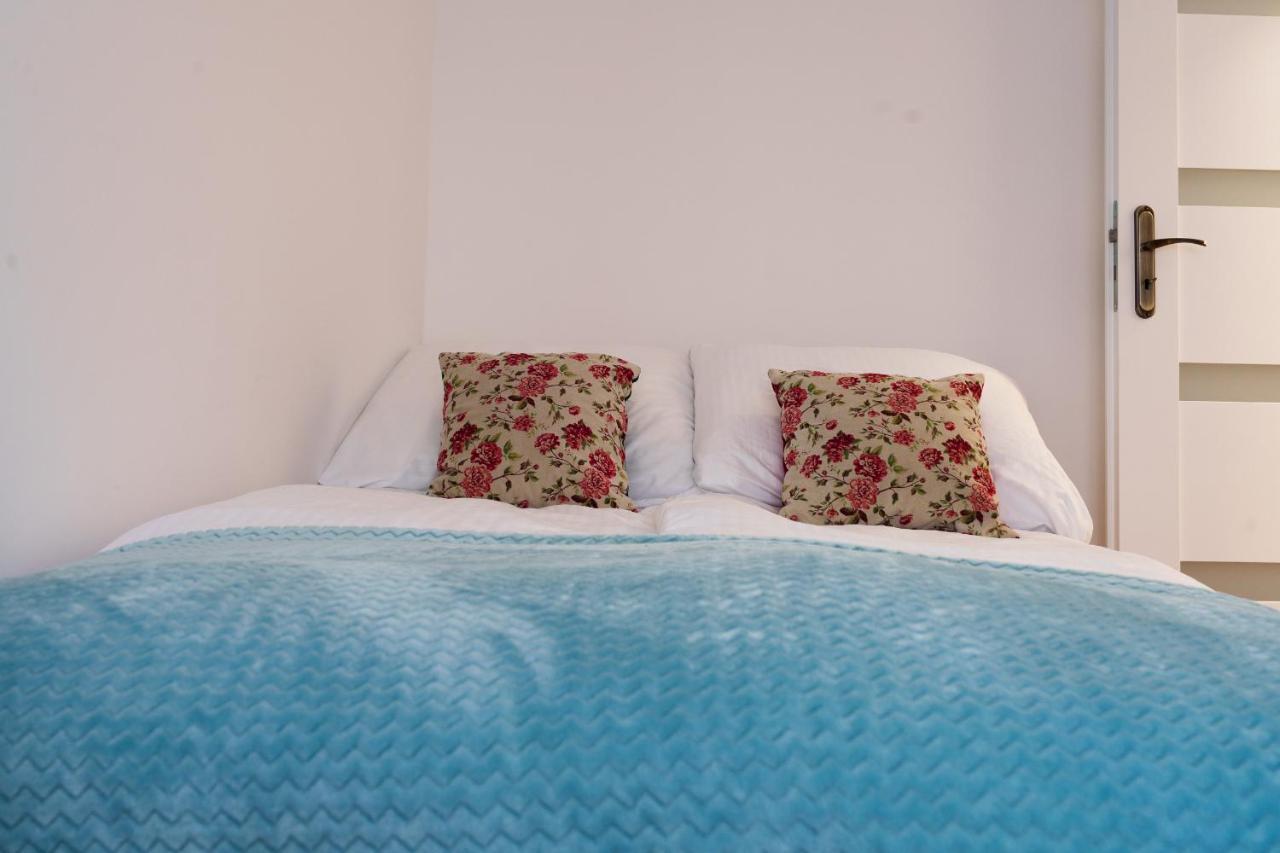 Apartament Pod Swierkiem - Pet Friendly - 2 Osobne Pokoje Dla Max 5 Osob - Space Apart Jelenia Góra Zewnętrze zdjęcie