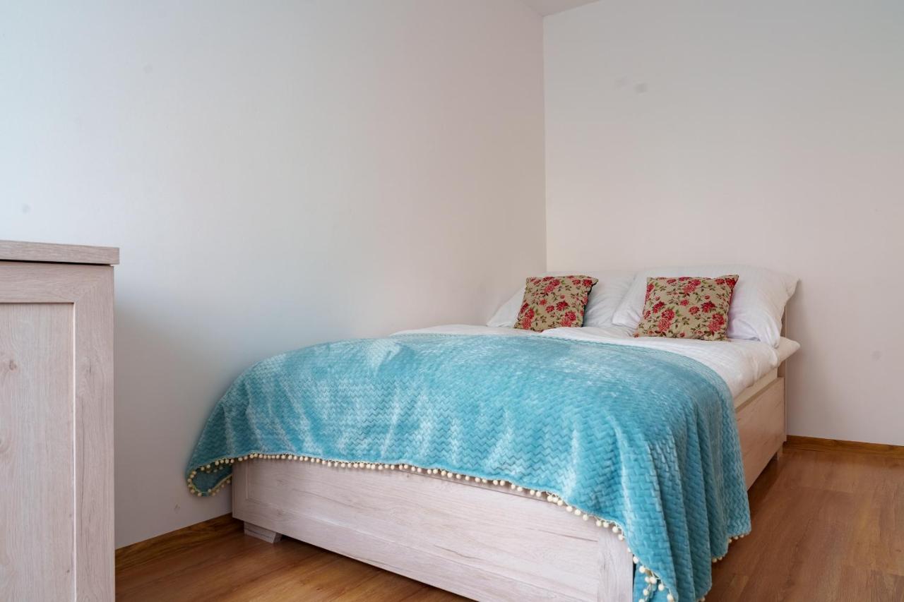 Apartament Pod Swierkiem - Pet Friendly - 2 Osobne Pokoje Dla Max 5 Osob - Space Apart Jelenia Góra Zewnętrze zdjęcie