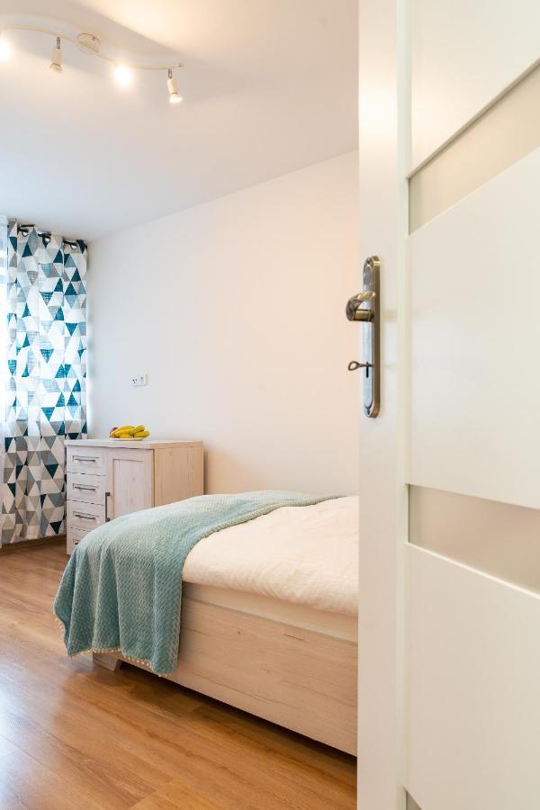 Apartament Pod Swierkiem - Pet Friendly - 2 Osobne Pokoje Dla Max 5 Osob - Space Apart Jelenia Góra Zewnętrze zdjęcie